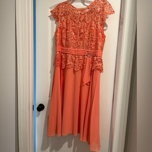 Cocktail dress, mid length, lined,